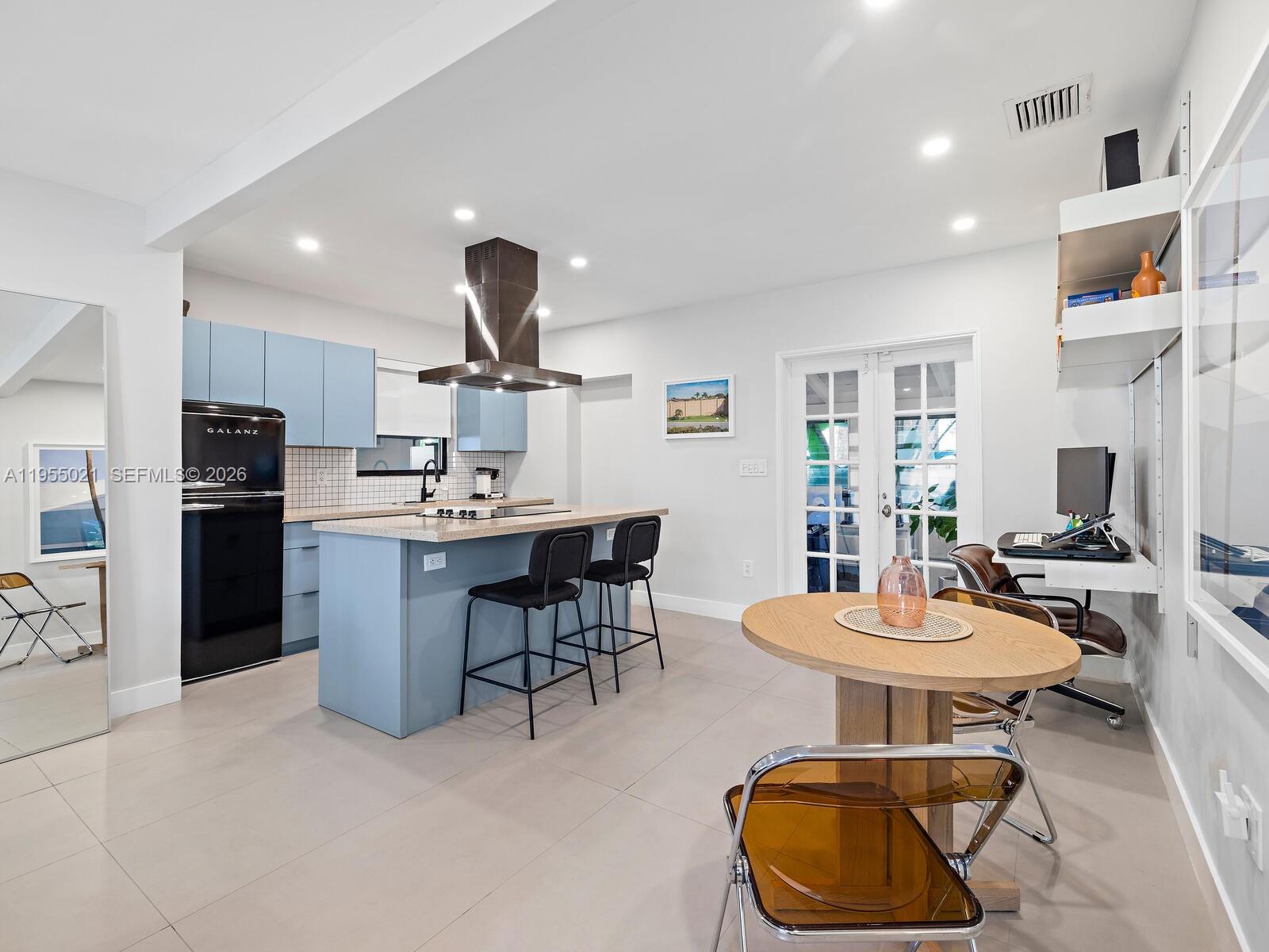 COUNTRY CLUB ADDN - Residential