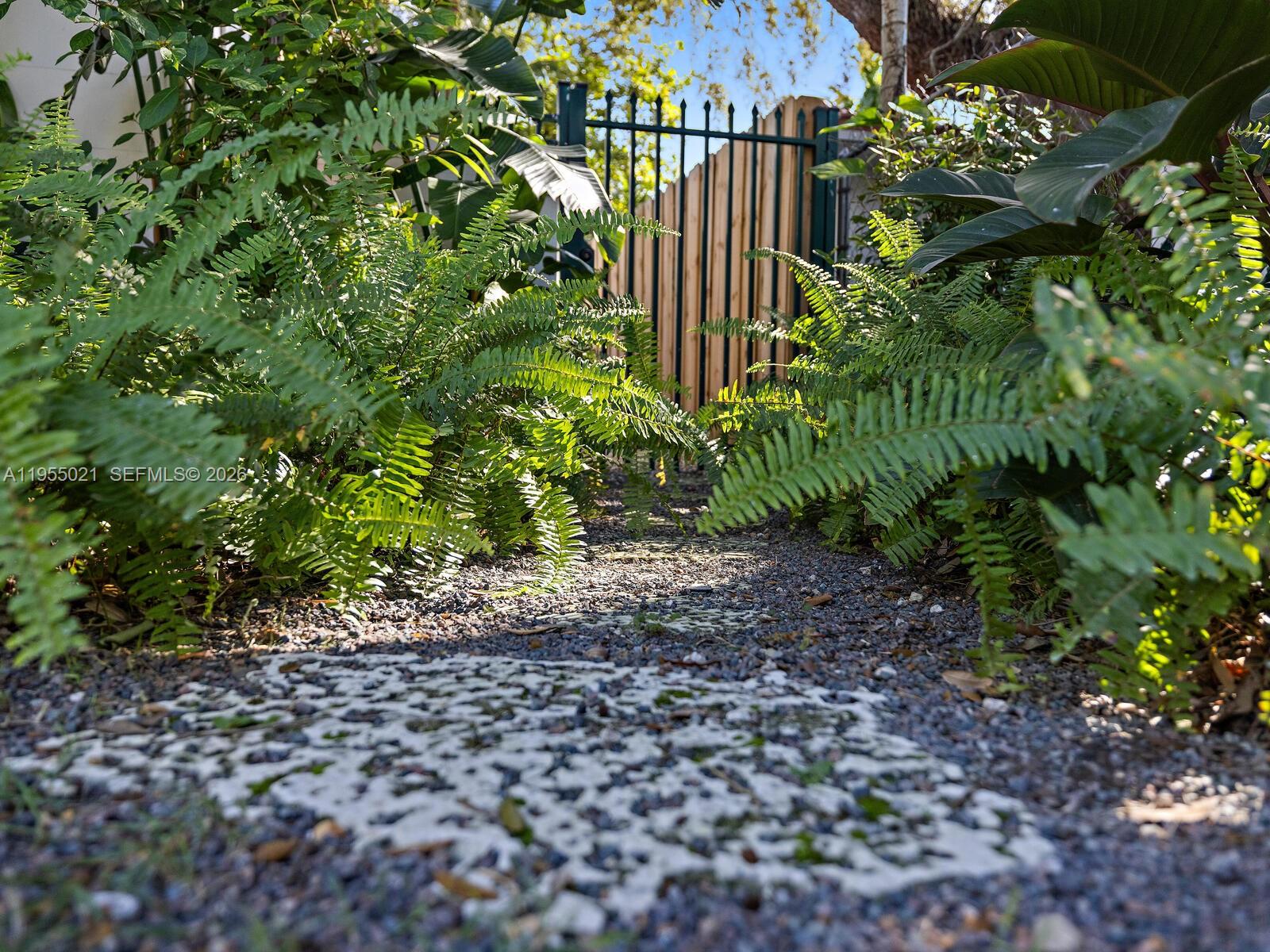 COUNTRY CLUB ADDN - Residential