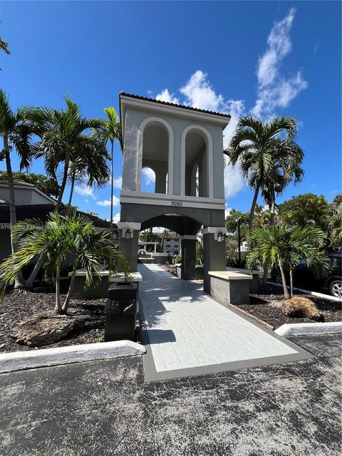 7090 NW 179th St 102 Hialeah FL 33015