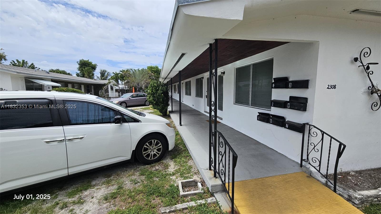 Nice renovated Efficiency Apt with tile floors, A/C, Ceiling fan close to downtown, schools, shopping and highways.
Asking 1st and two security deposits.
