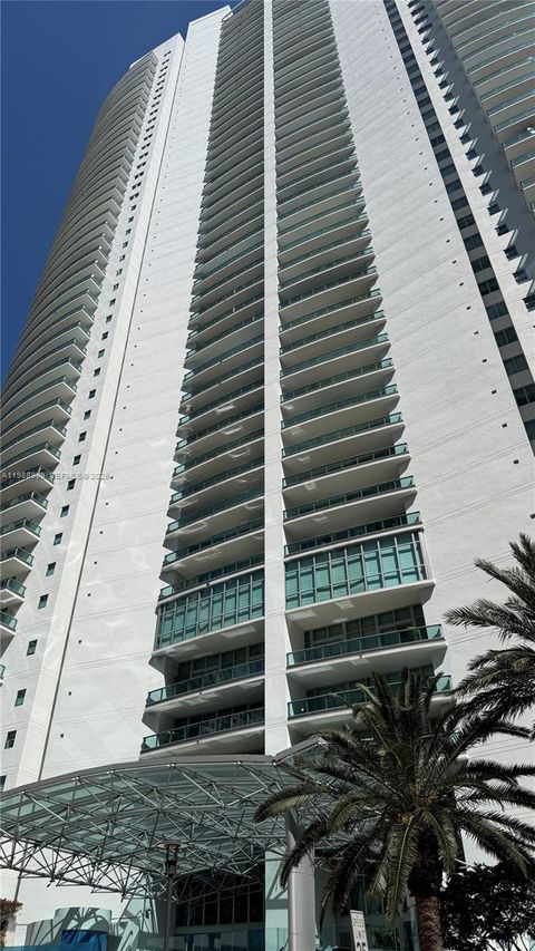 1331 Brickell Bay Dr 3203 Miami FL 33131