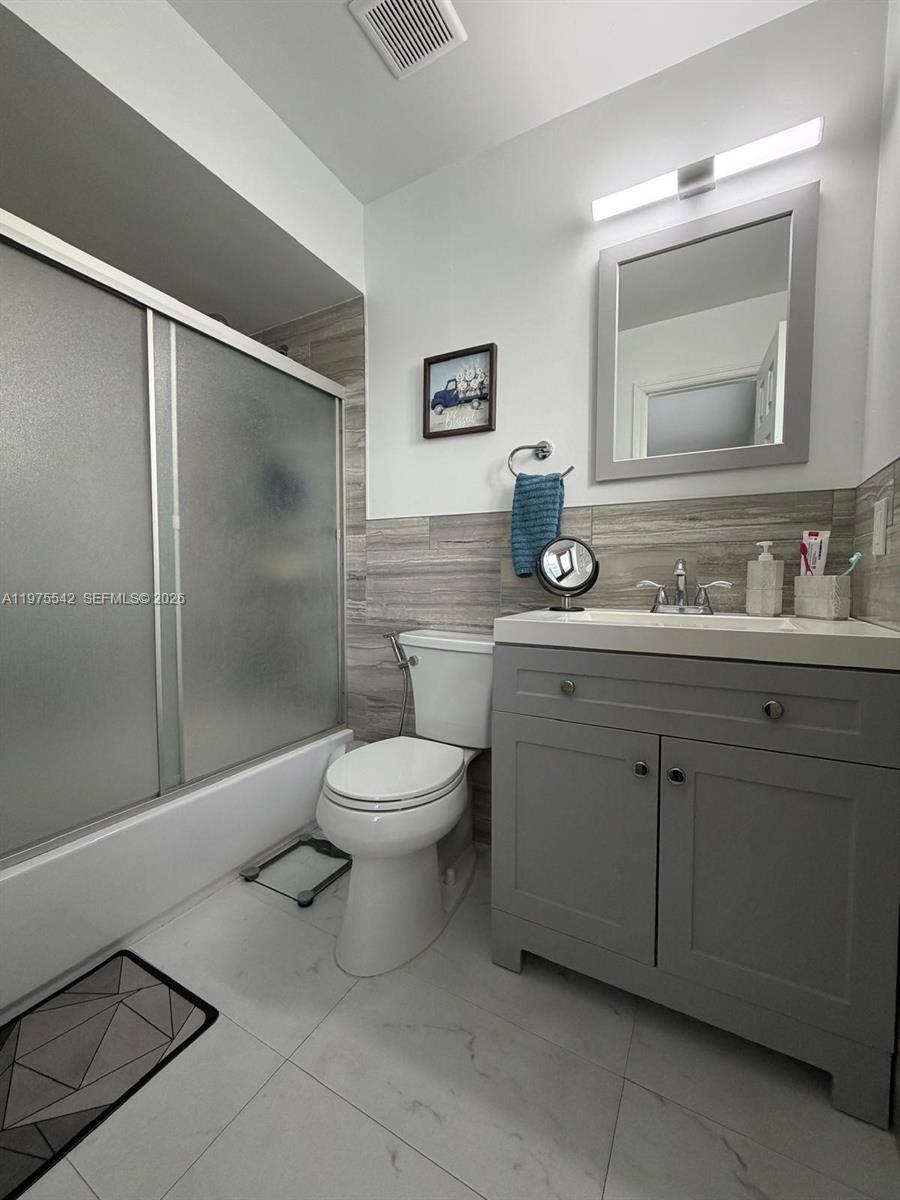 LAGO GRANDE SEVEN-B CONDO - Residential Lease