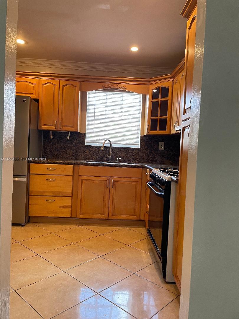 1225 NW 189th Ter