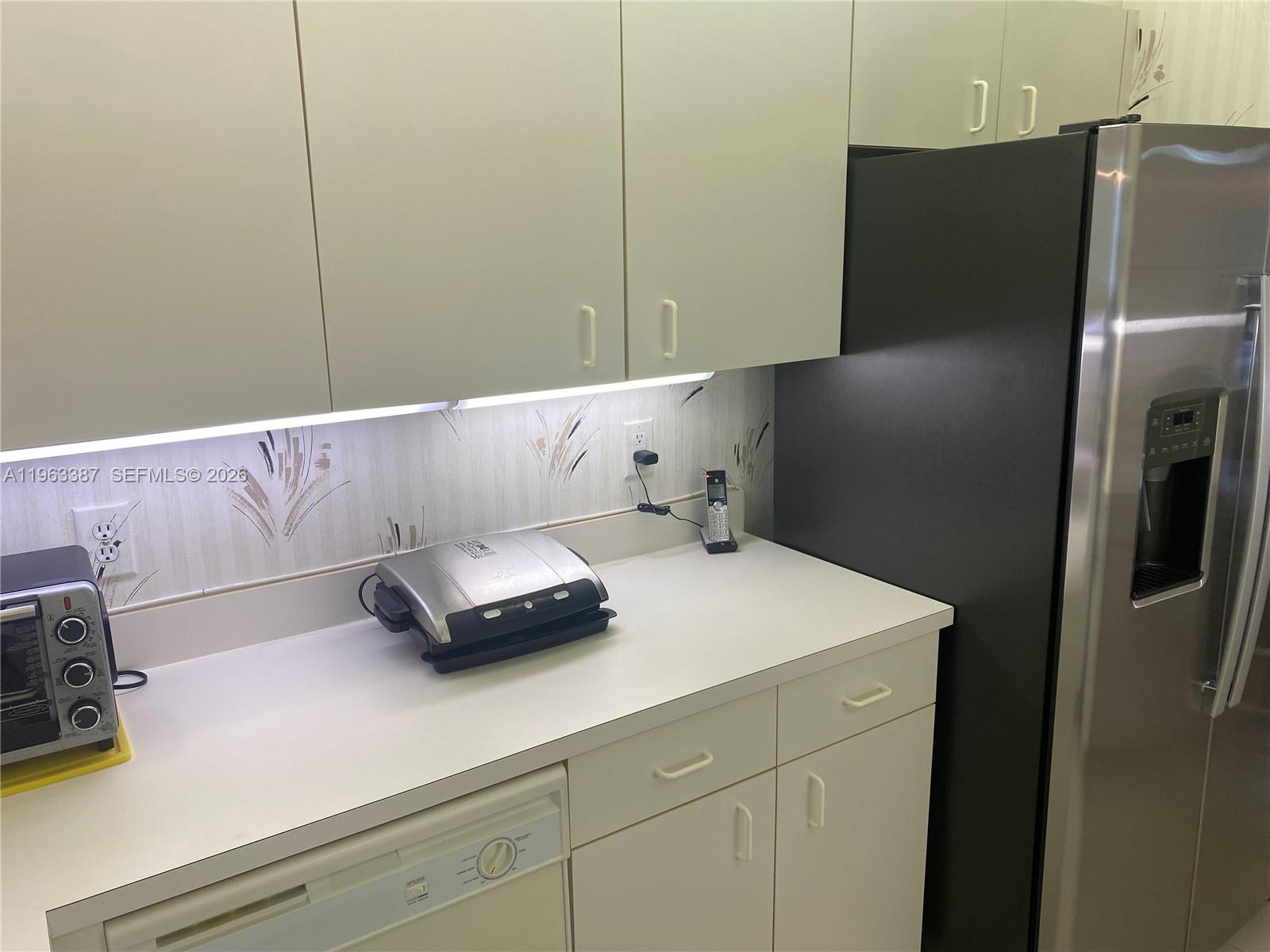 WELDON CONDOMINIUM E - Residential