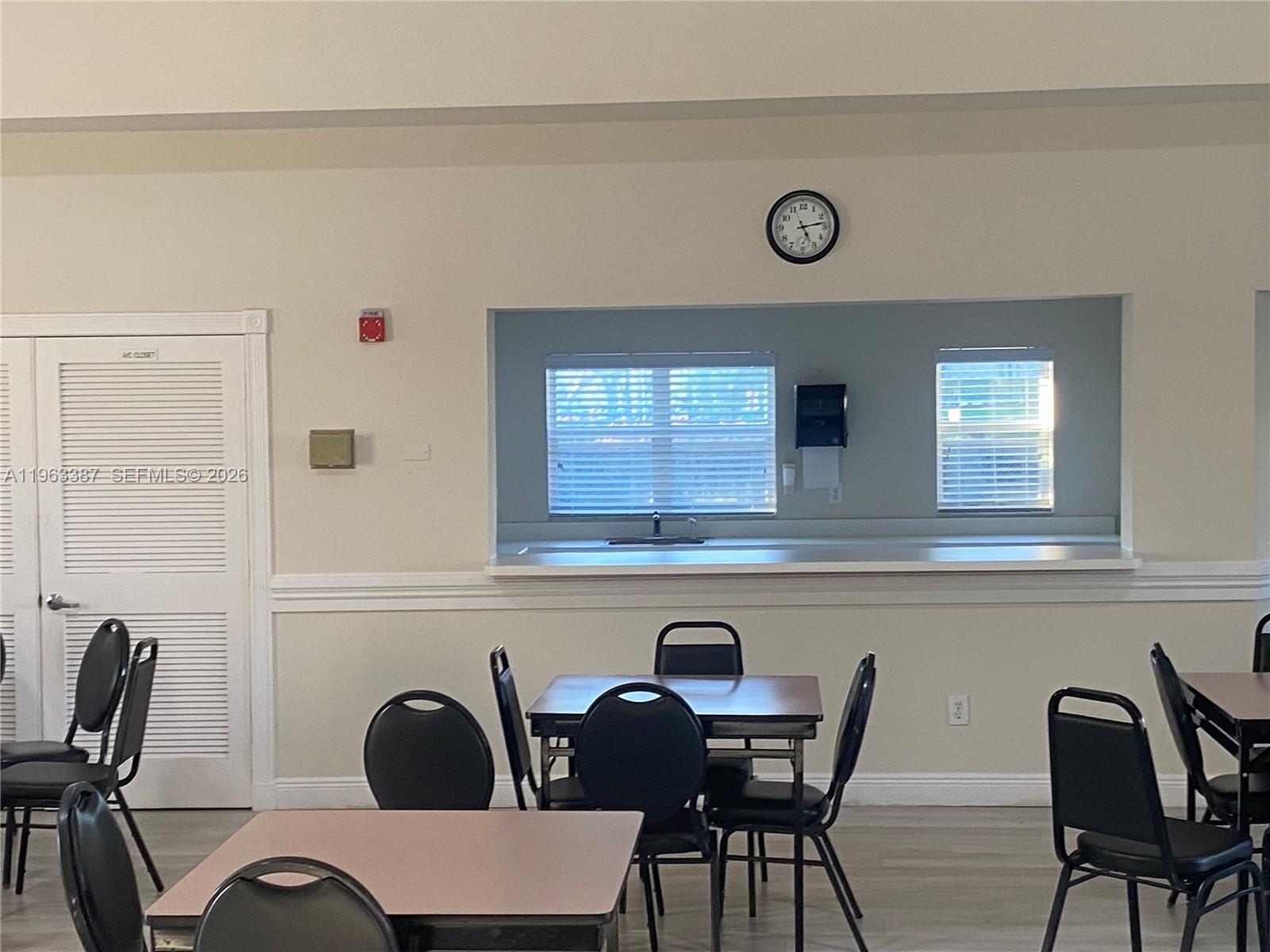 WELDON CONDOMINIUM E - Residential