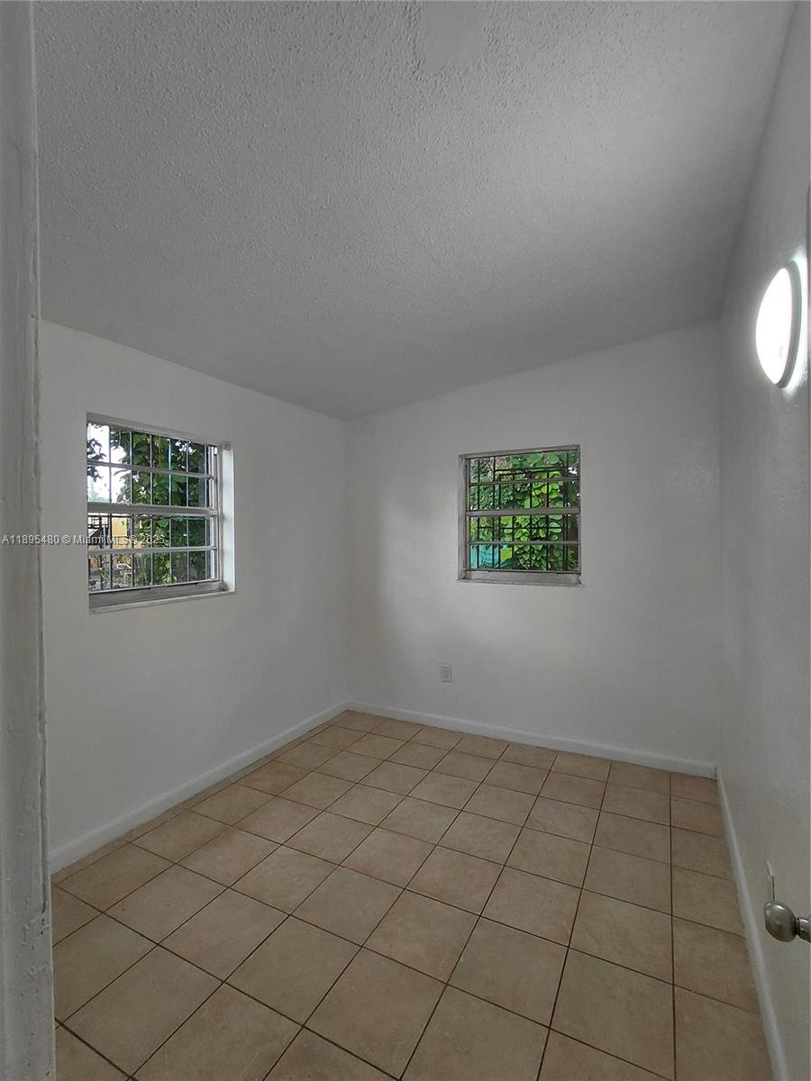 PARA VILLA HEIGHTS - Residential Lease