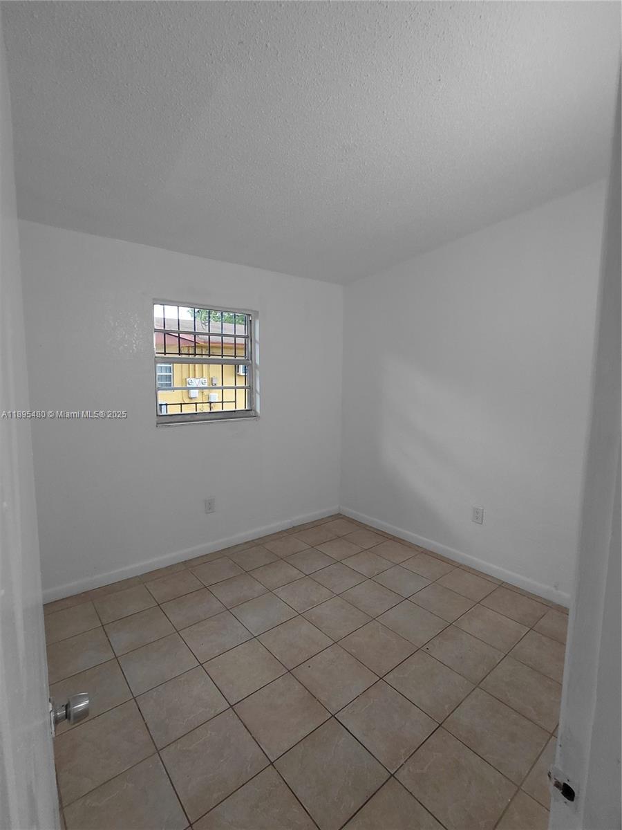 PARA VILLA HEIGHTS - Residential Lease