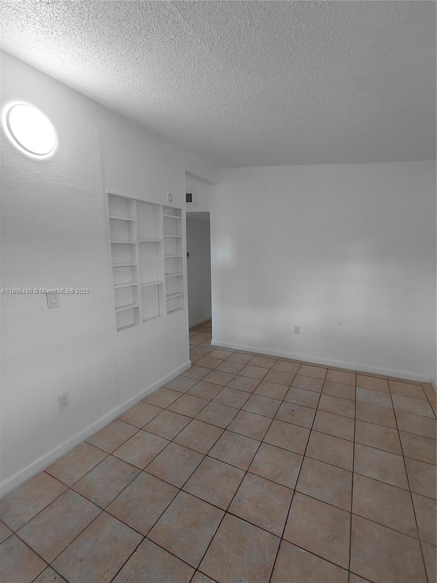 PARA VILLA HEIGHTS - Residential Lease