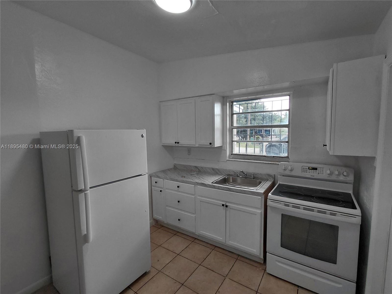 PARA VILLA HEIGHTS - Residential Lease