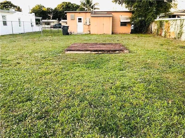 HOLLYWOOD PARK - Residential