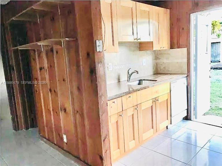 HOLLYWOOD PARK - Residential