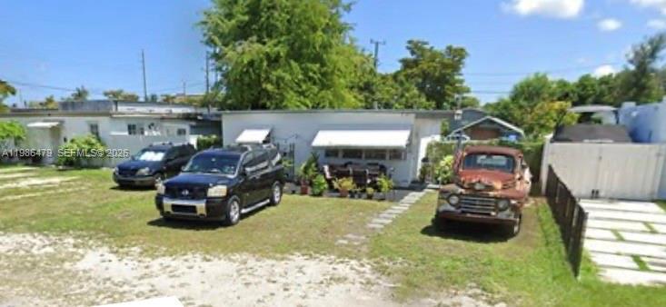 HOLLYWOOD PARK - Residential