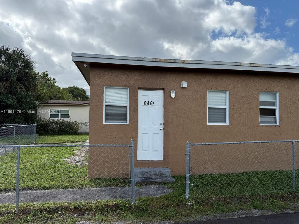 Photo of 646 NW 14th Ter #APT EAST, Fort Lauderdale, FL 33311 (MLS # A11691476)