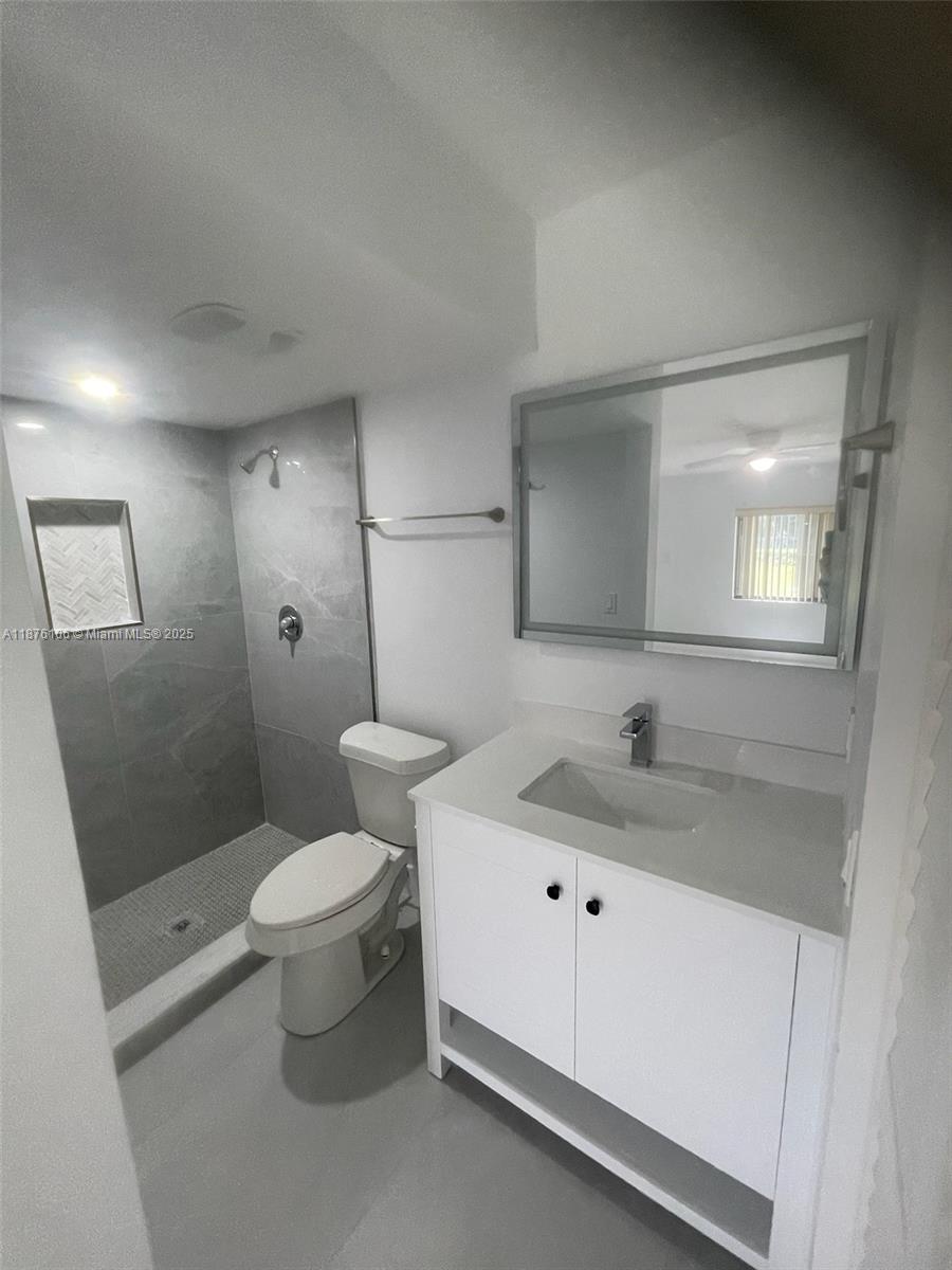 LAURELS AT MARGATE CONDO - Residential