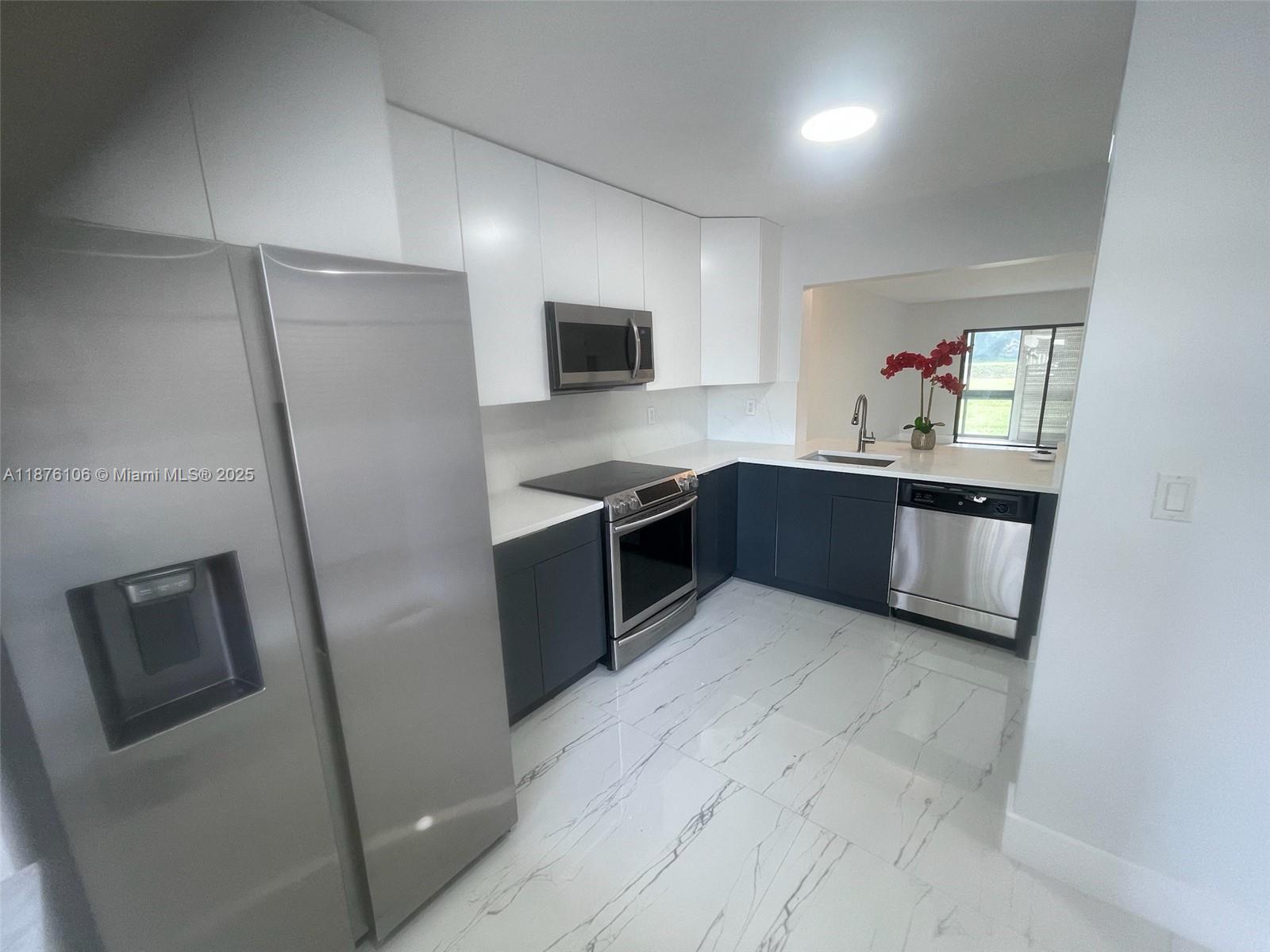 LAURELS AT MARGATE CONDO - Residential