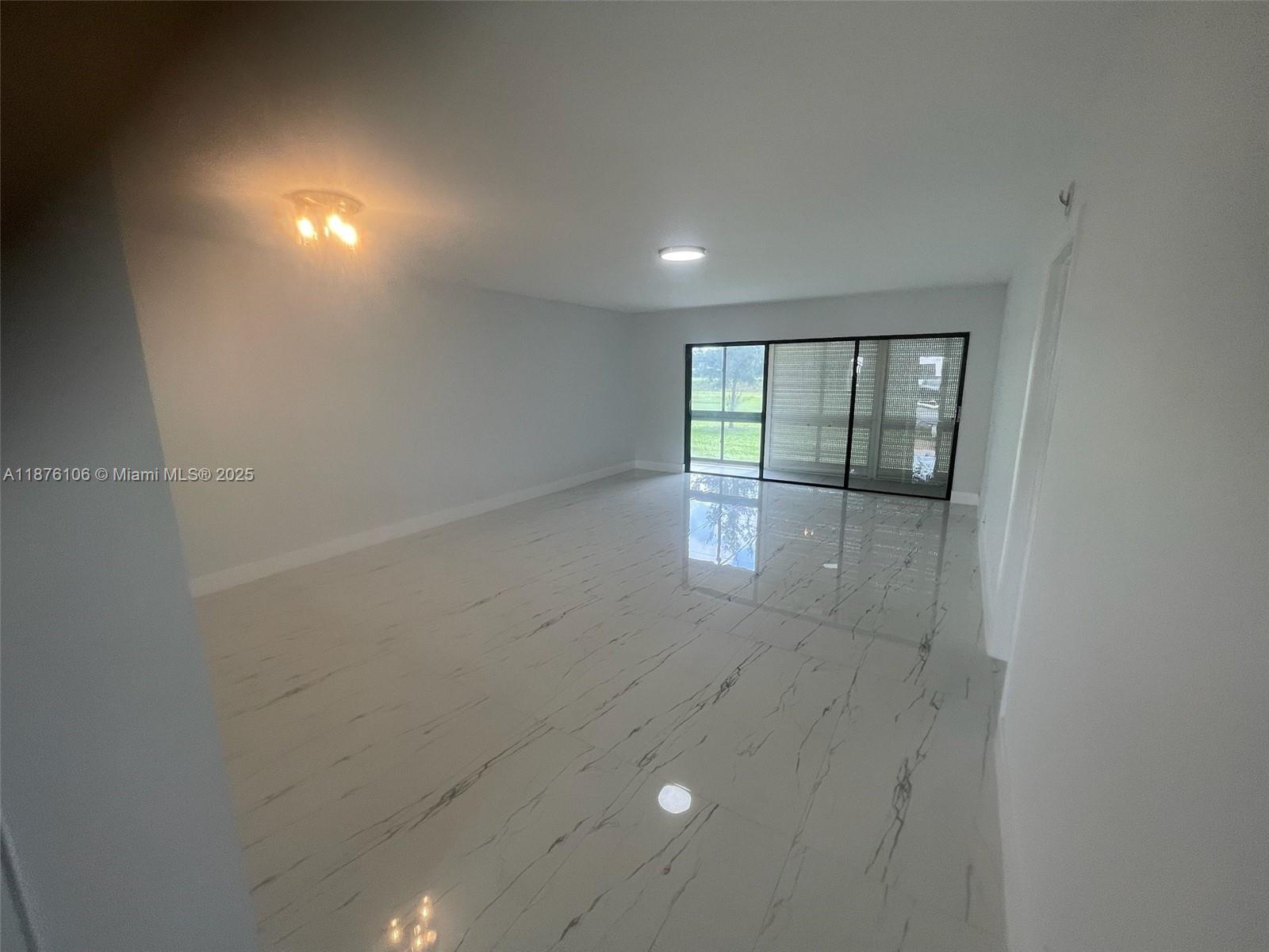 LAURELS AT MARGATE CONDO - Residential