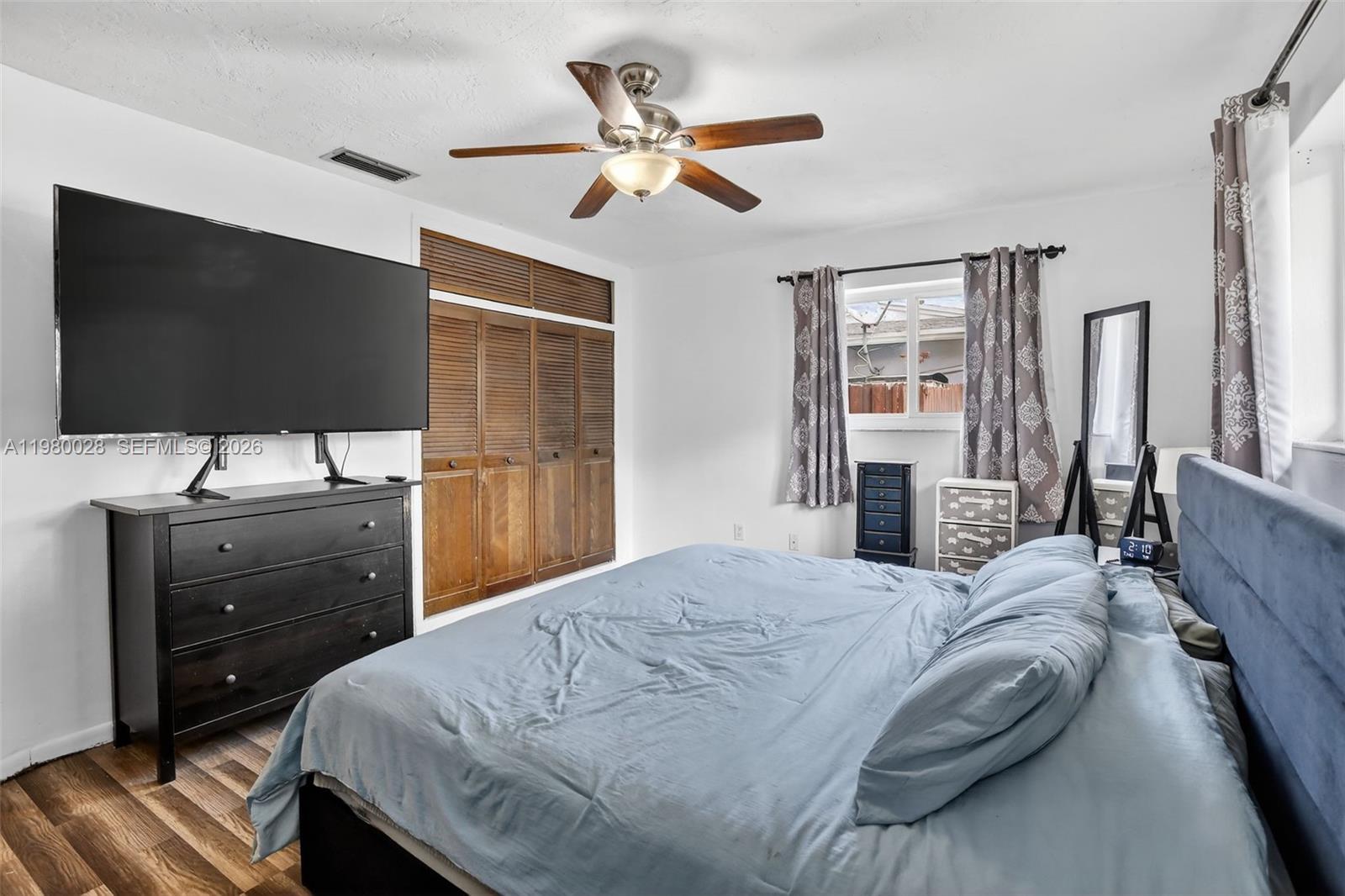 PEMBROKE LAKES SEC 6 - Residential