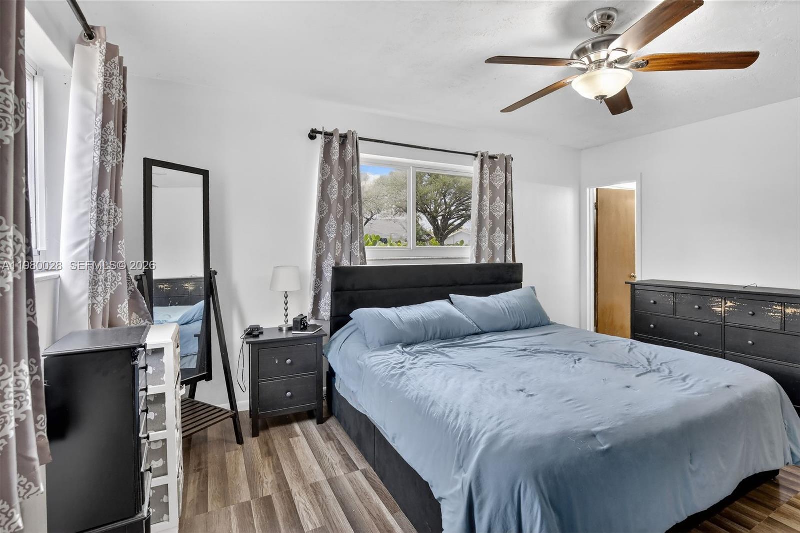 PEMBROKE LAKES SEC 6 - Residential