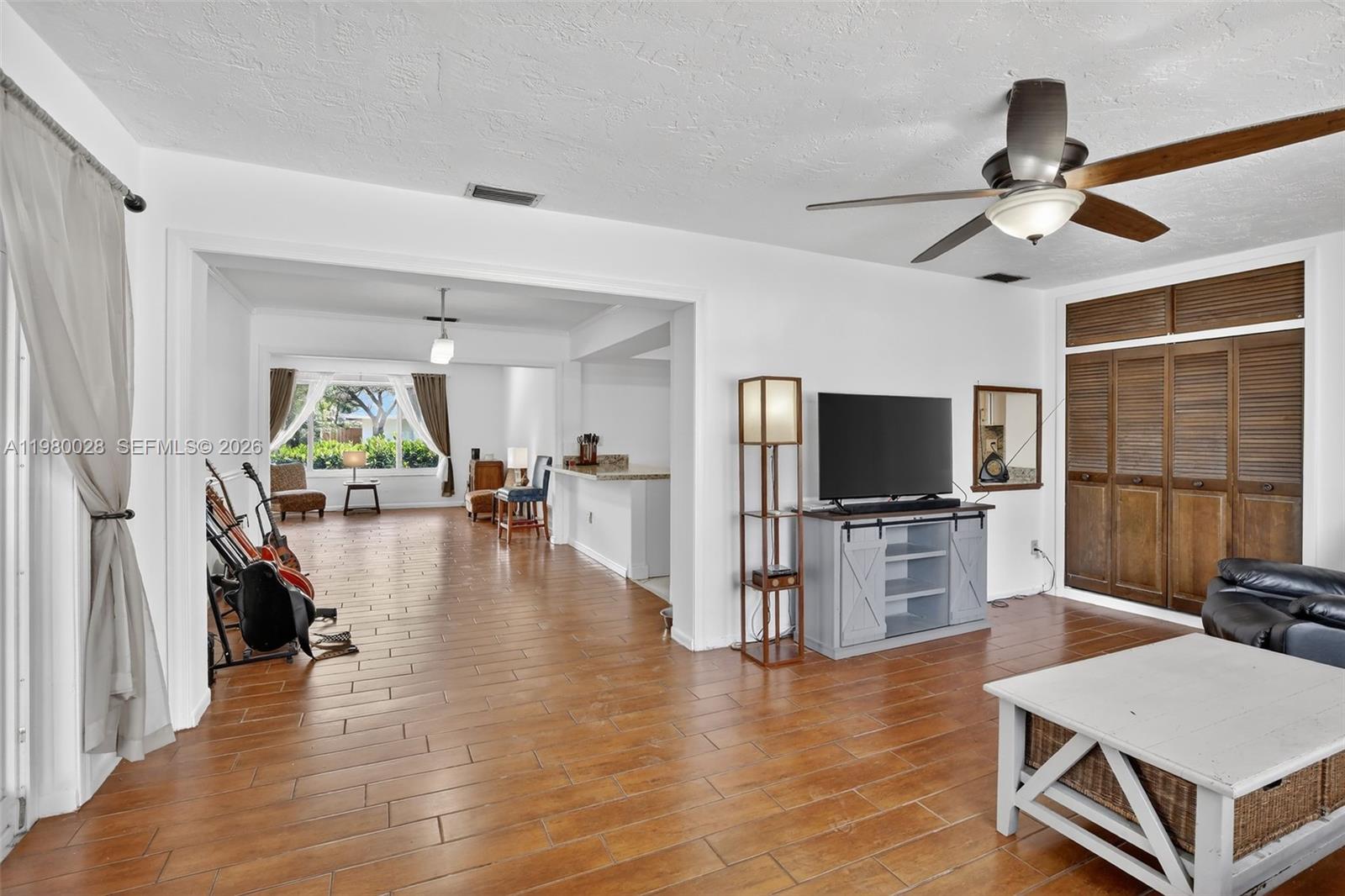 PEMBROKE LAKES SEC 6 - Residential