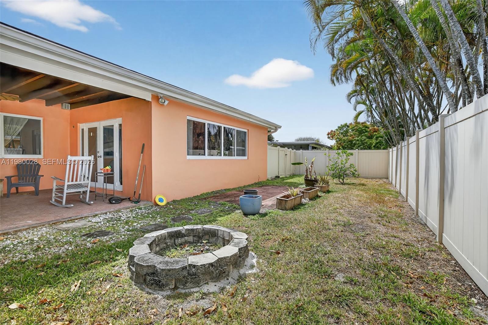 PEMBROKE LAKES SEC 6 - Residential