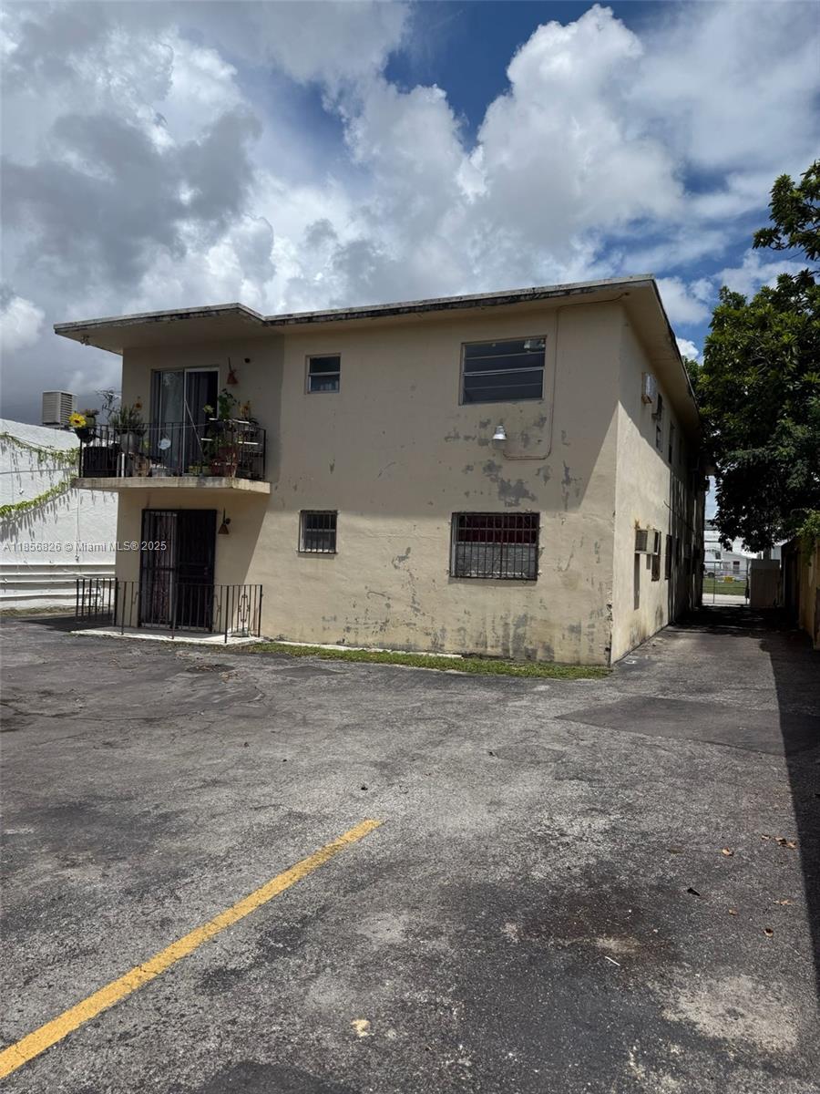 1520 SW 1st St