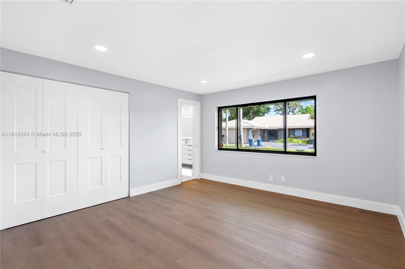 The Villa Residences Of Em - Residential