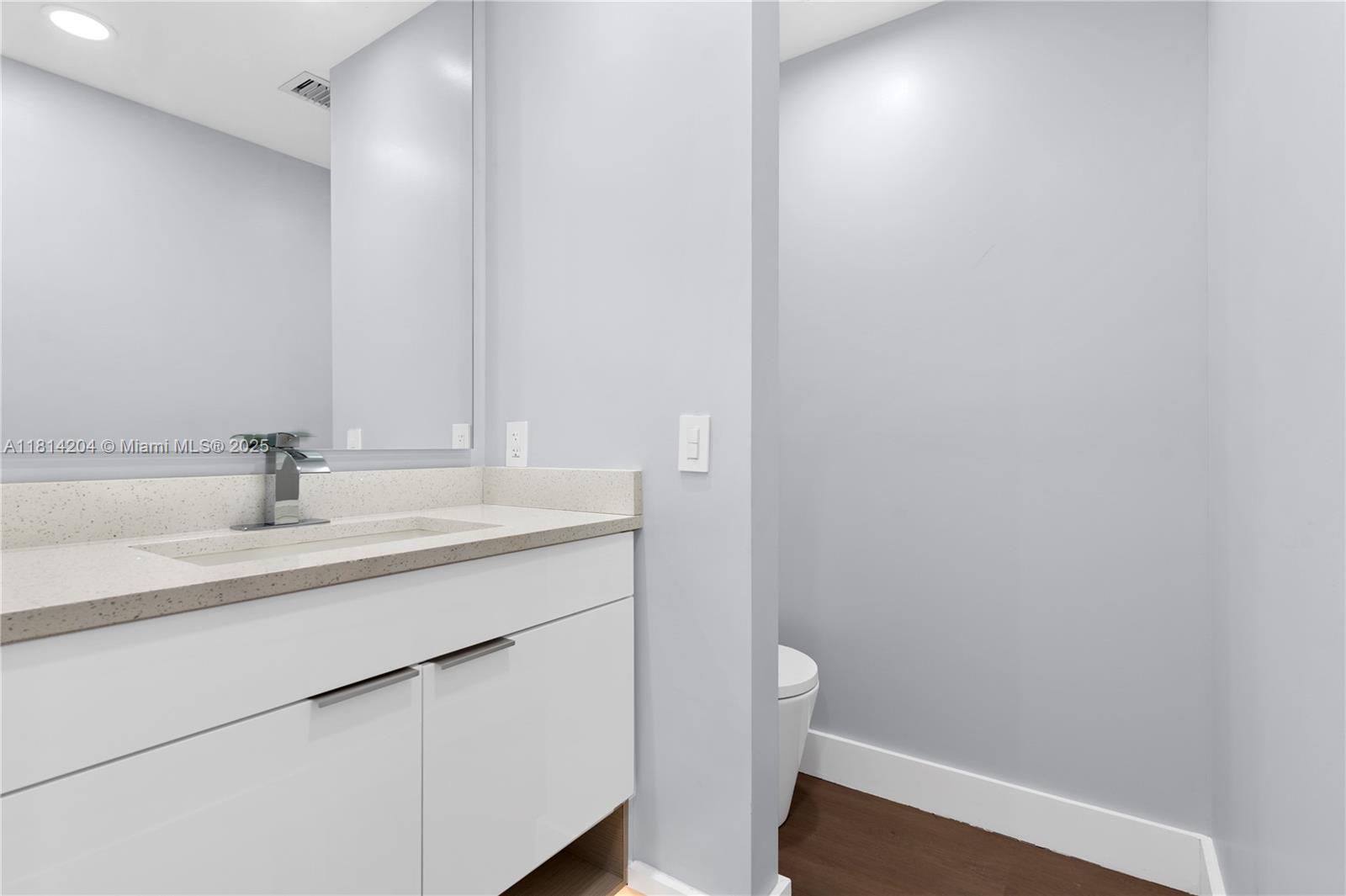 The Villa Residences Of Em - Residential