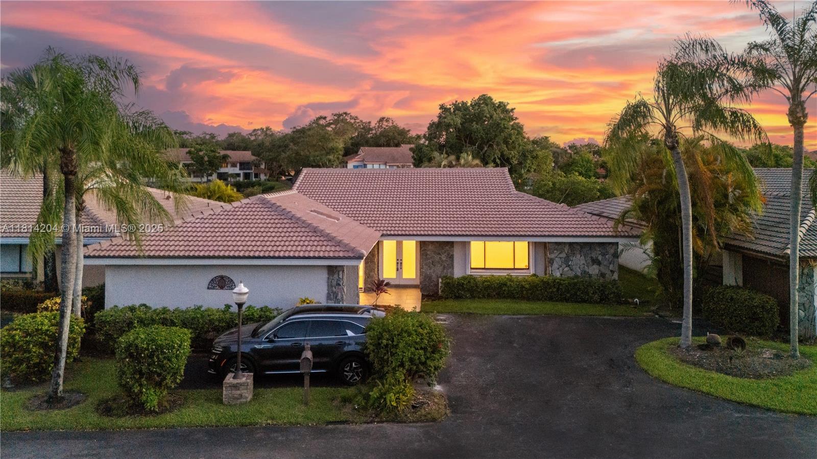 The Villa Residences Of Em - Residential