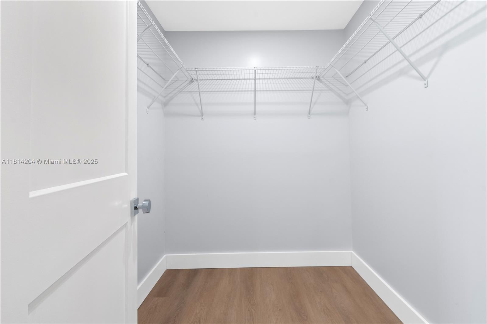 The Villa Residences Of Em - Residential