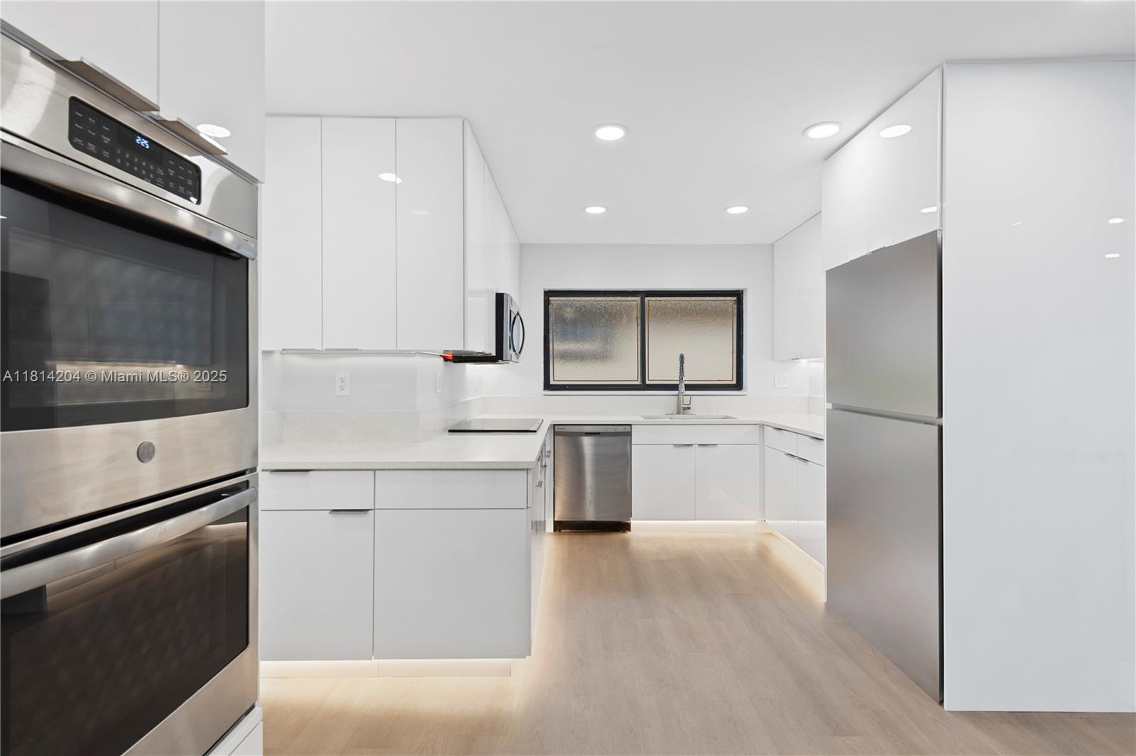 The Villa Residences Of Em - Residential