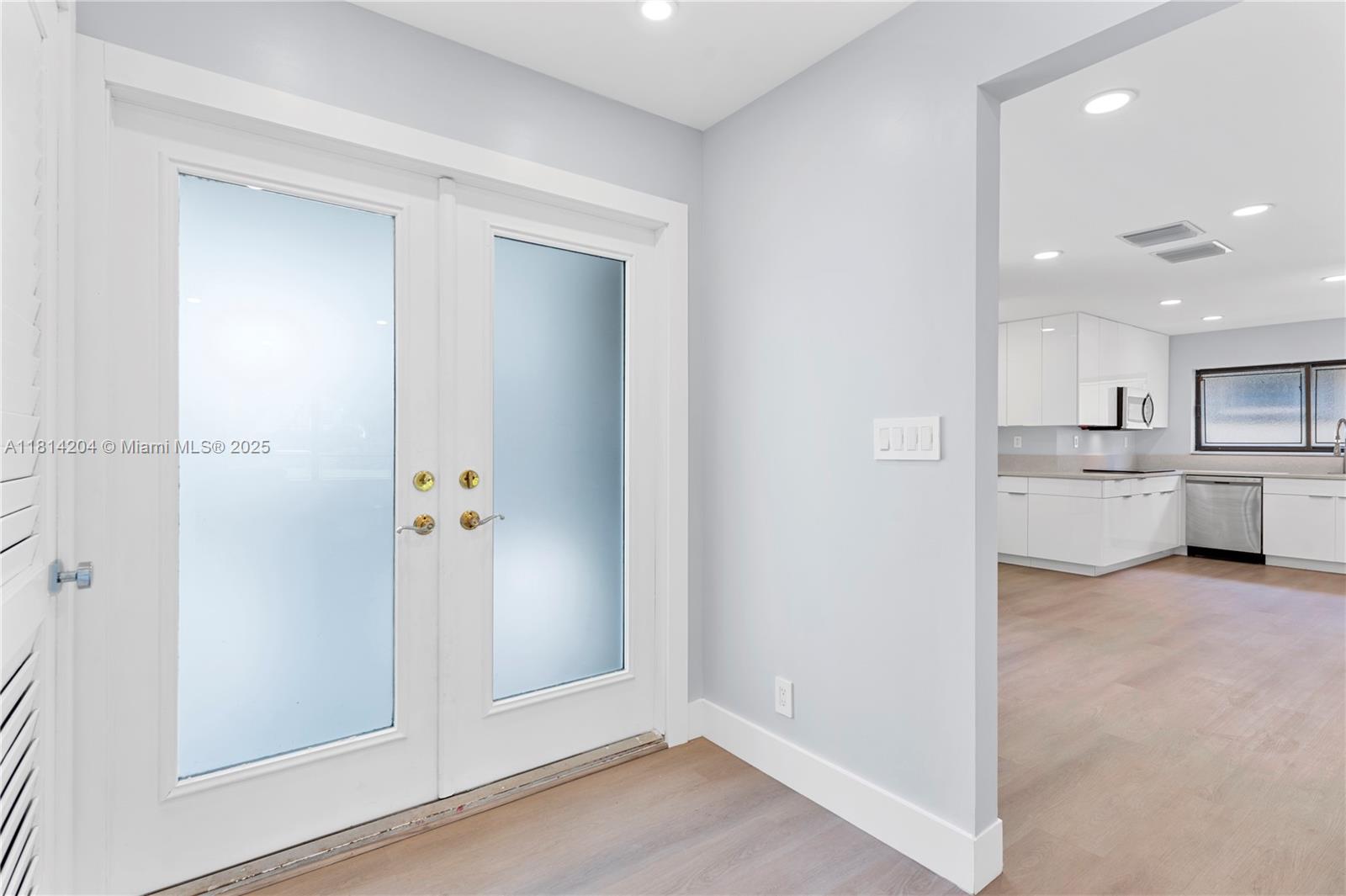 The Villa Residences Of Em - Residential