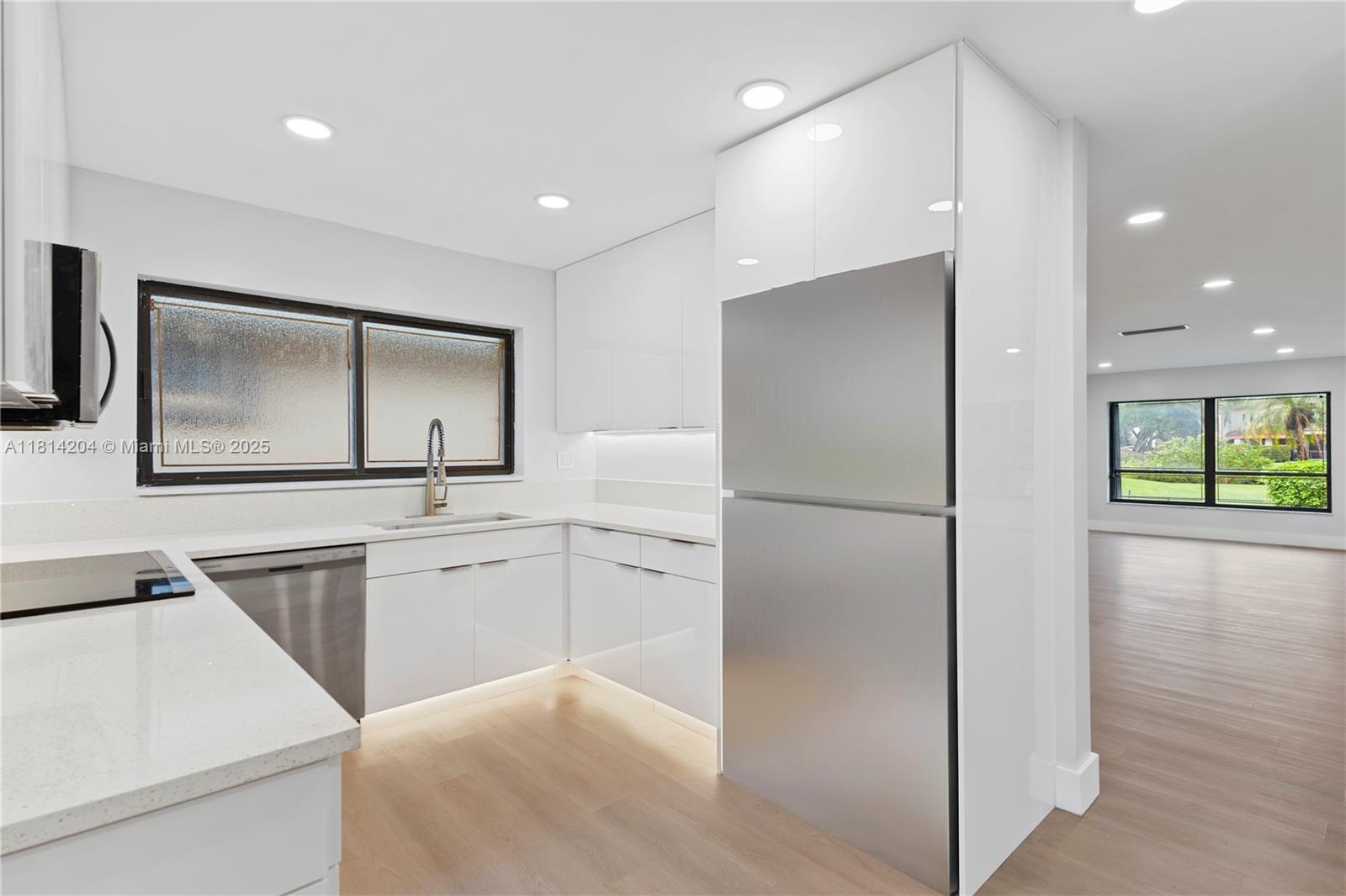 The Villa Residences Of Em - Residential