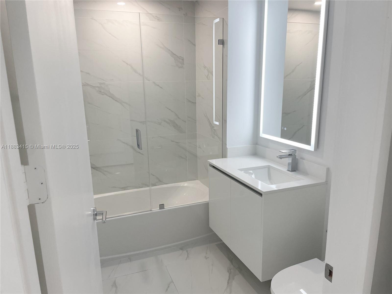Aria Reserve South Tower - Residential Lease