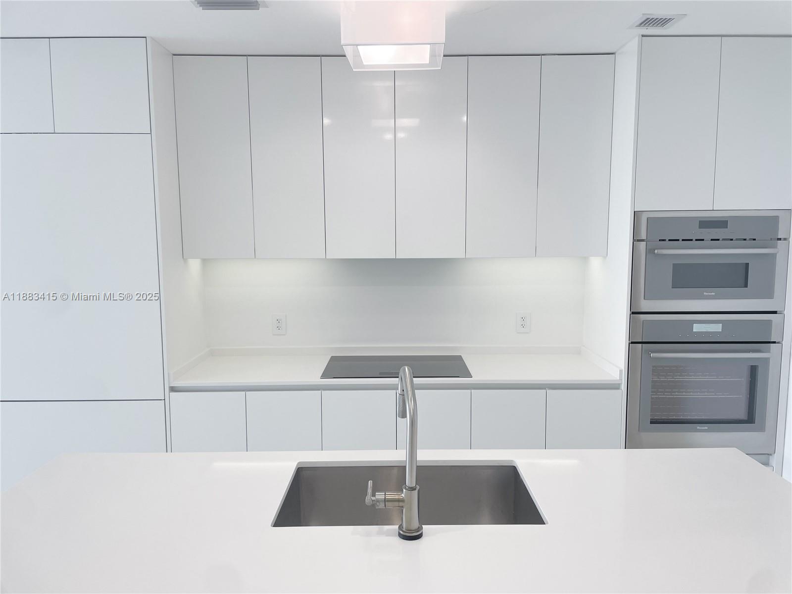 Aria Reserve South Tower - Residential Lease