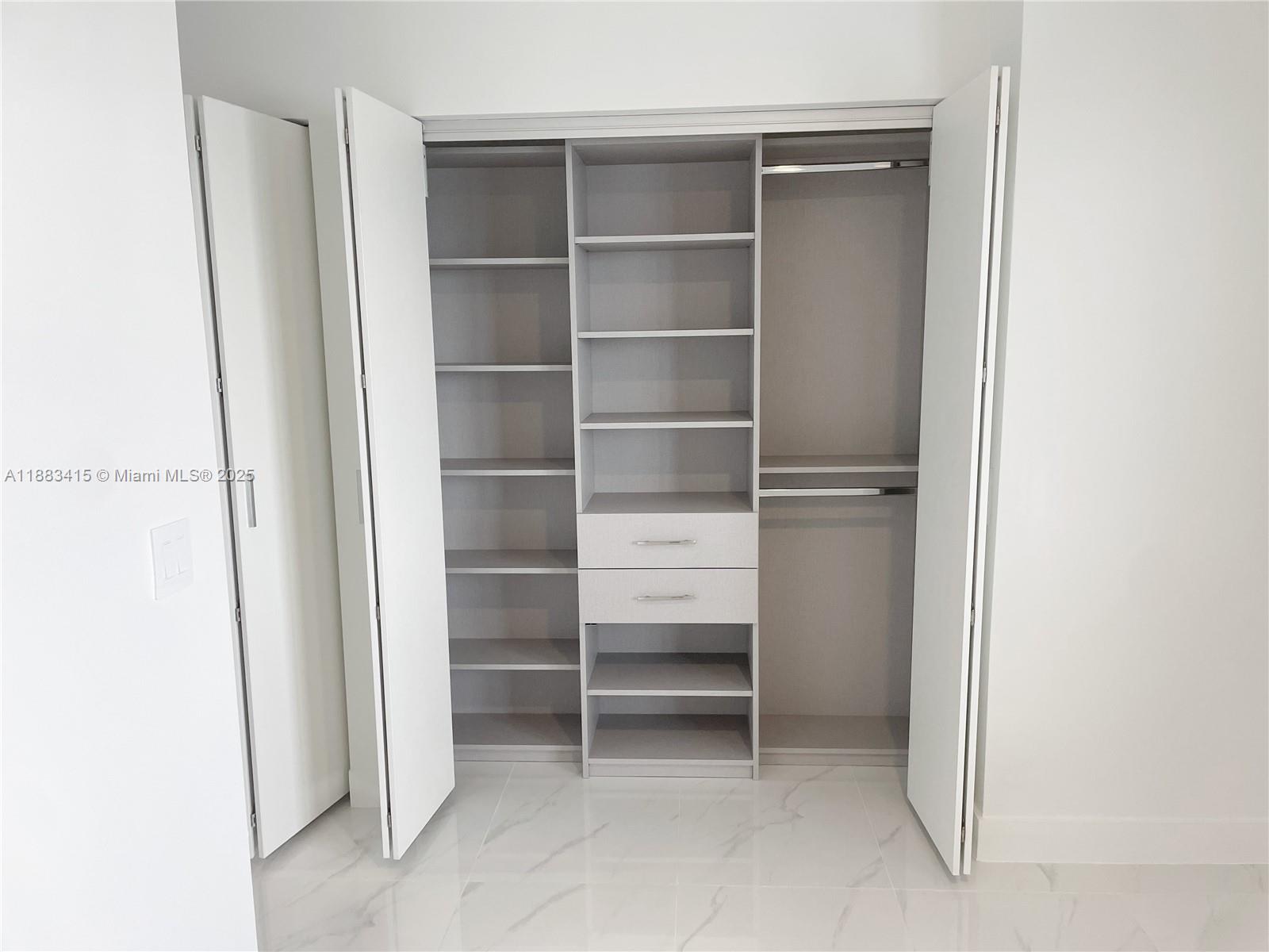 Aria Reserve South Tower - Residential Lease