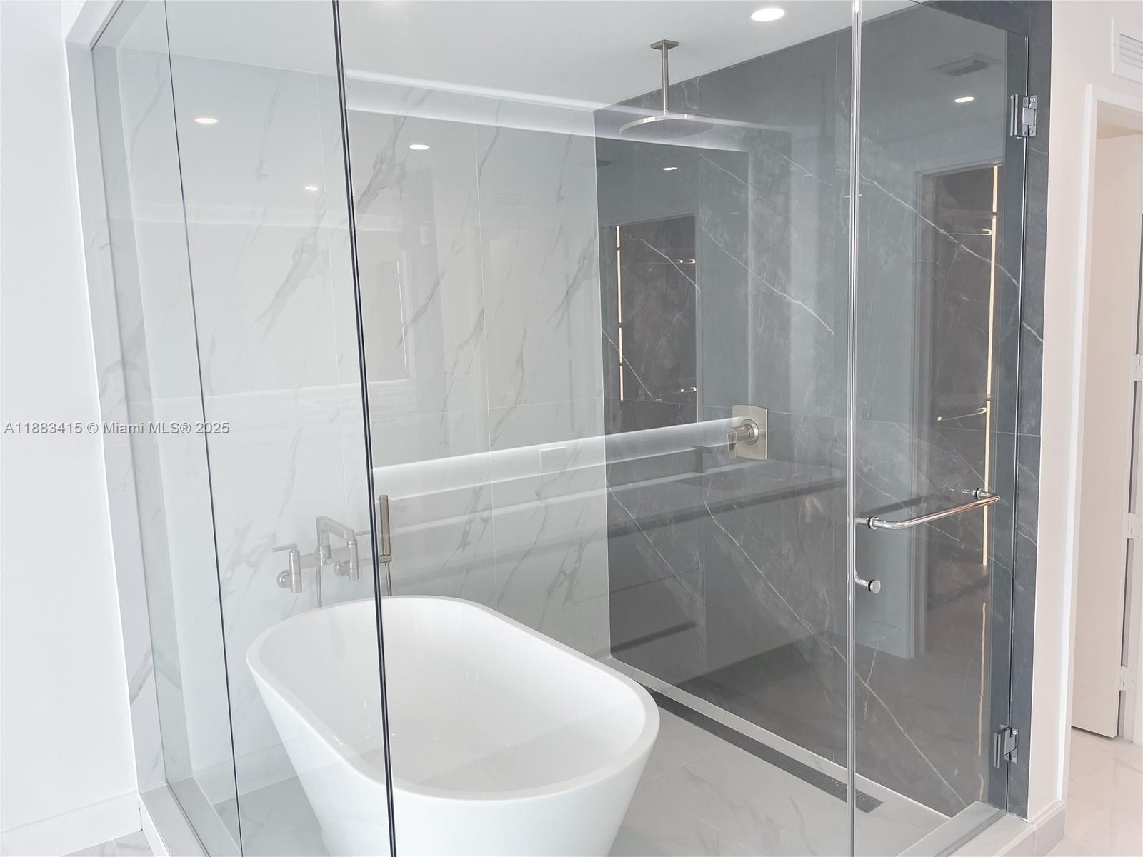 Aria Reserve South Tower - Residential Lease