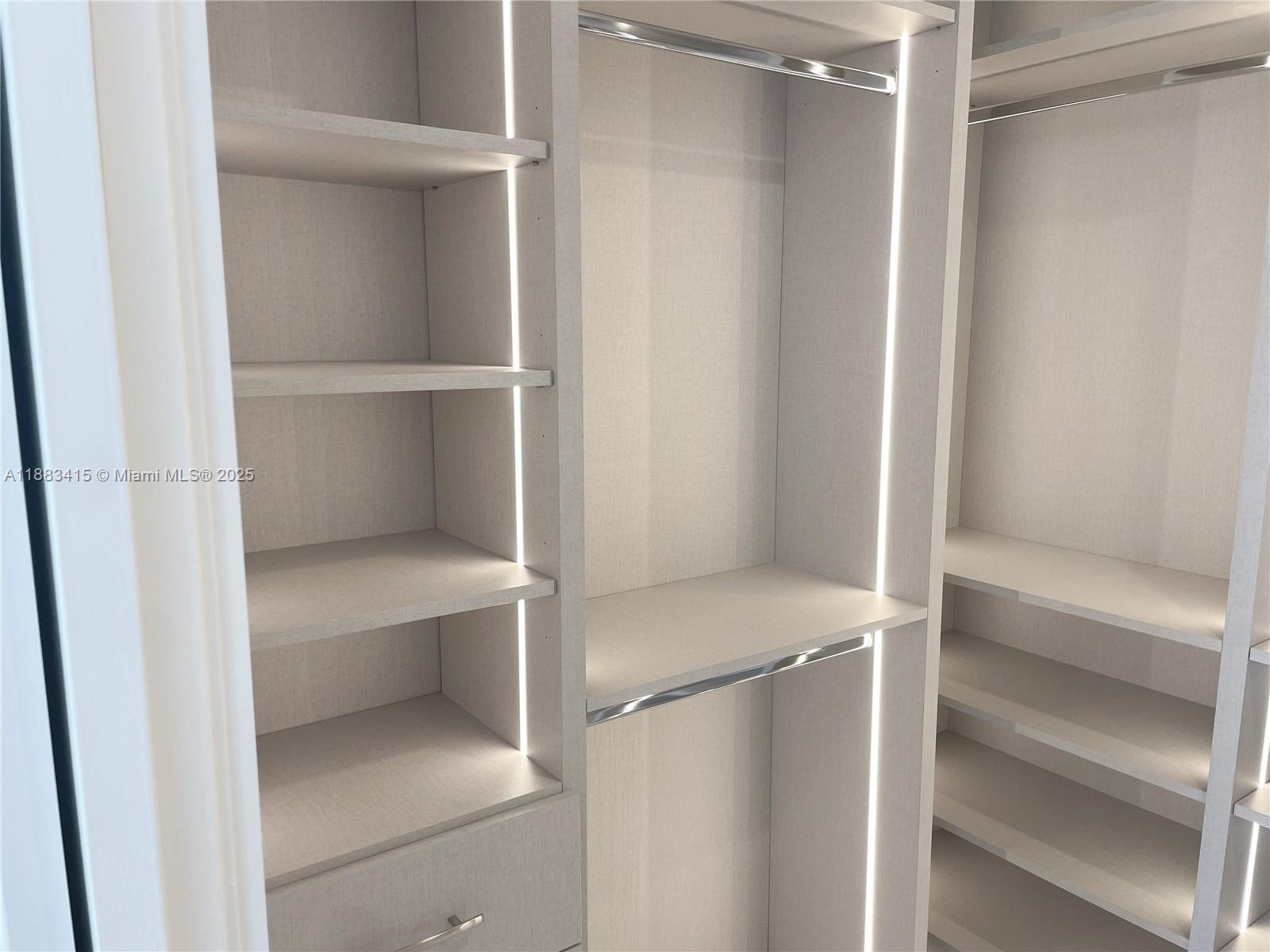 Aria Reserve South Tower - Residential Lease