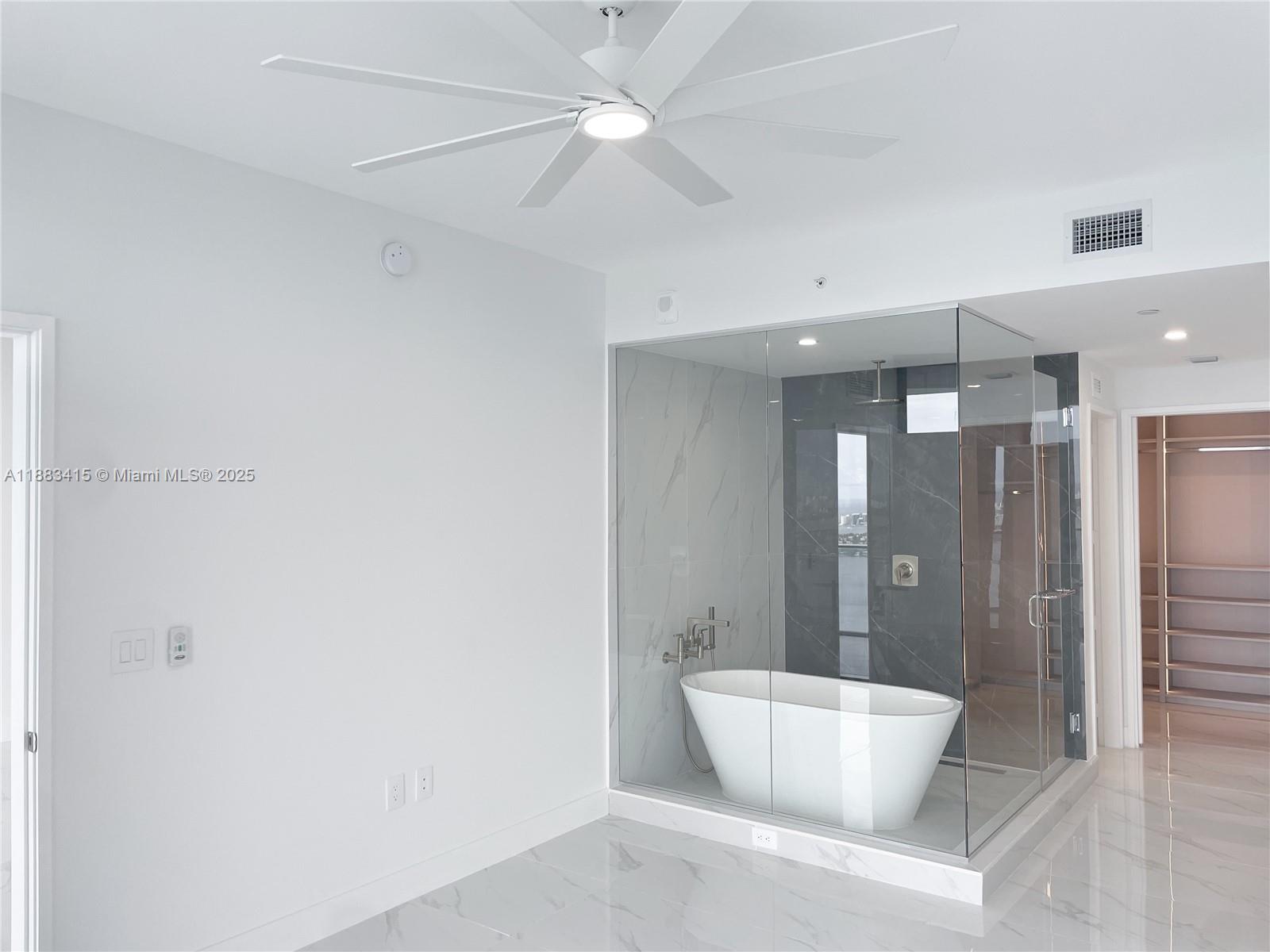 Aria Reserve South Tower - Residential Lease
