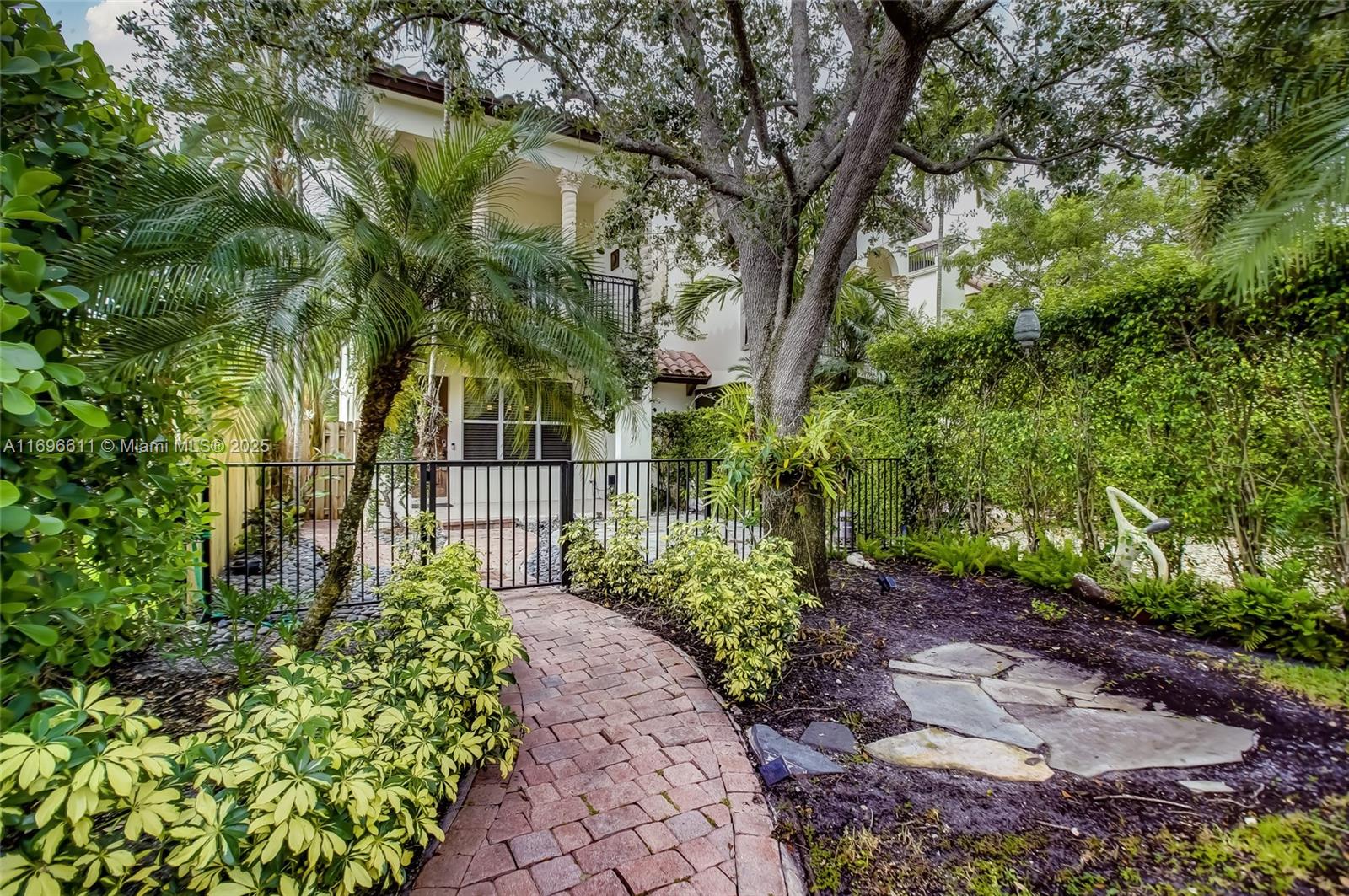Property for Sale at 605 Sw 10th St, Fort Lauderdale, Broward County, Florida - Bedrooms: 3 
Bathrooms: 3  - $827,000