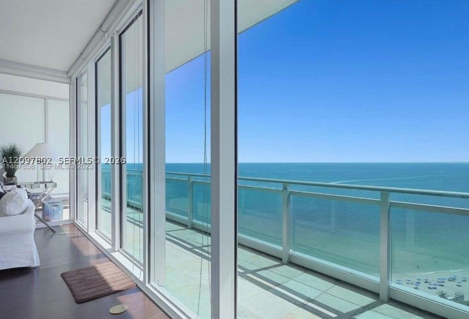 10295 Collins Ave 1805