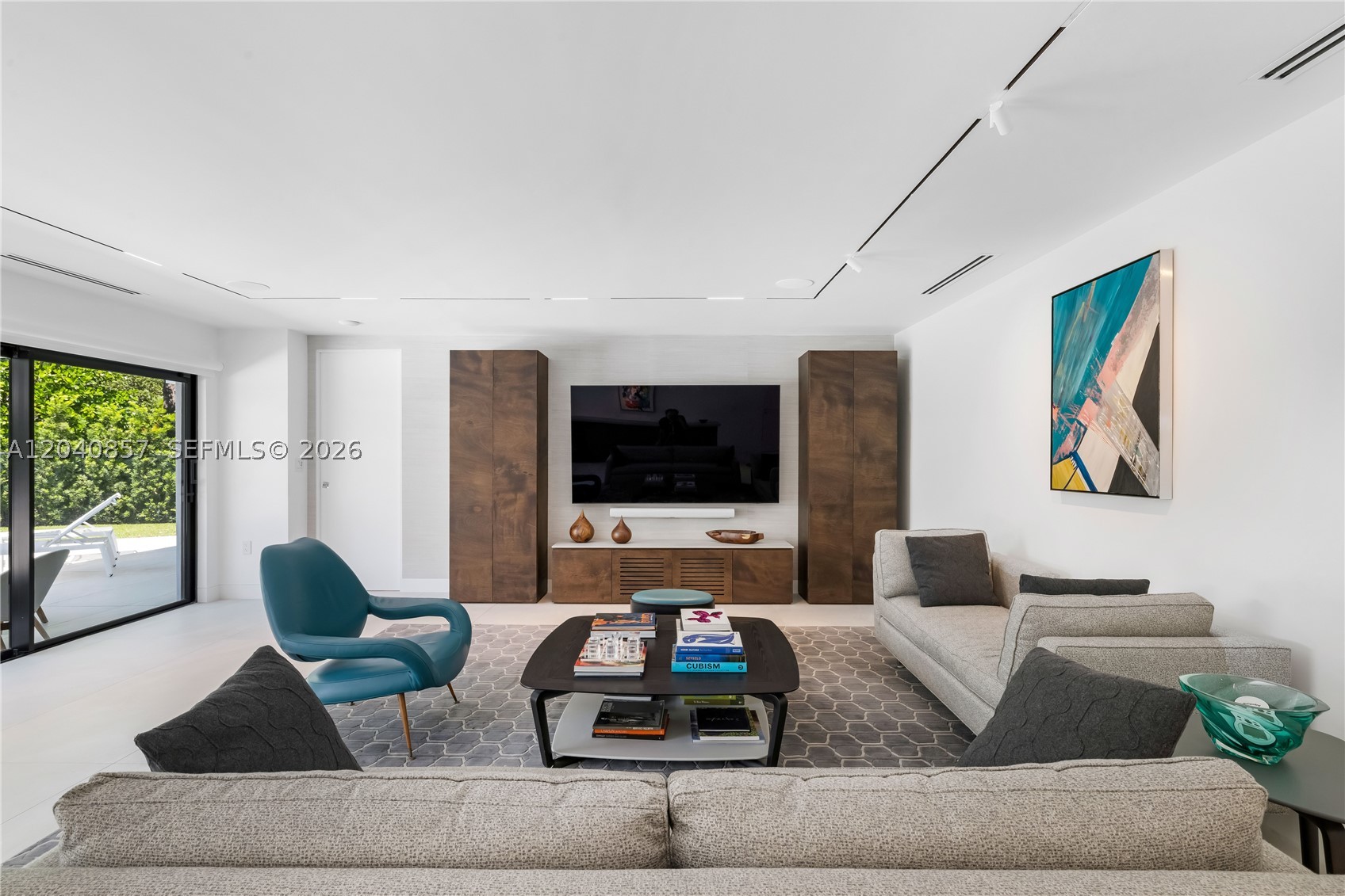 7180 E Lago Dr
