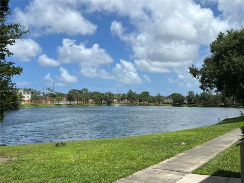 Photo of 3690 N 56th Ave #916, Hollywood, FL 33021 (MLS # A11918124)