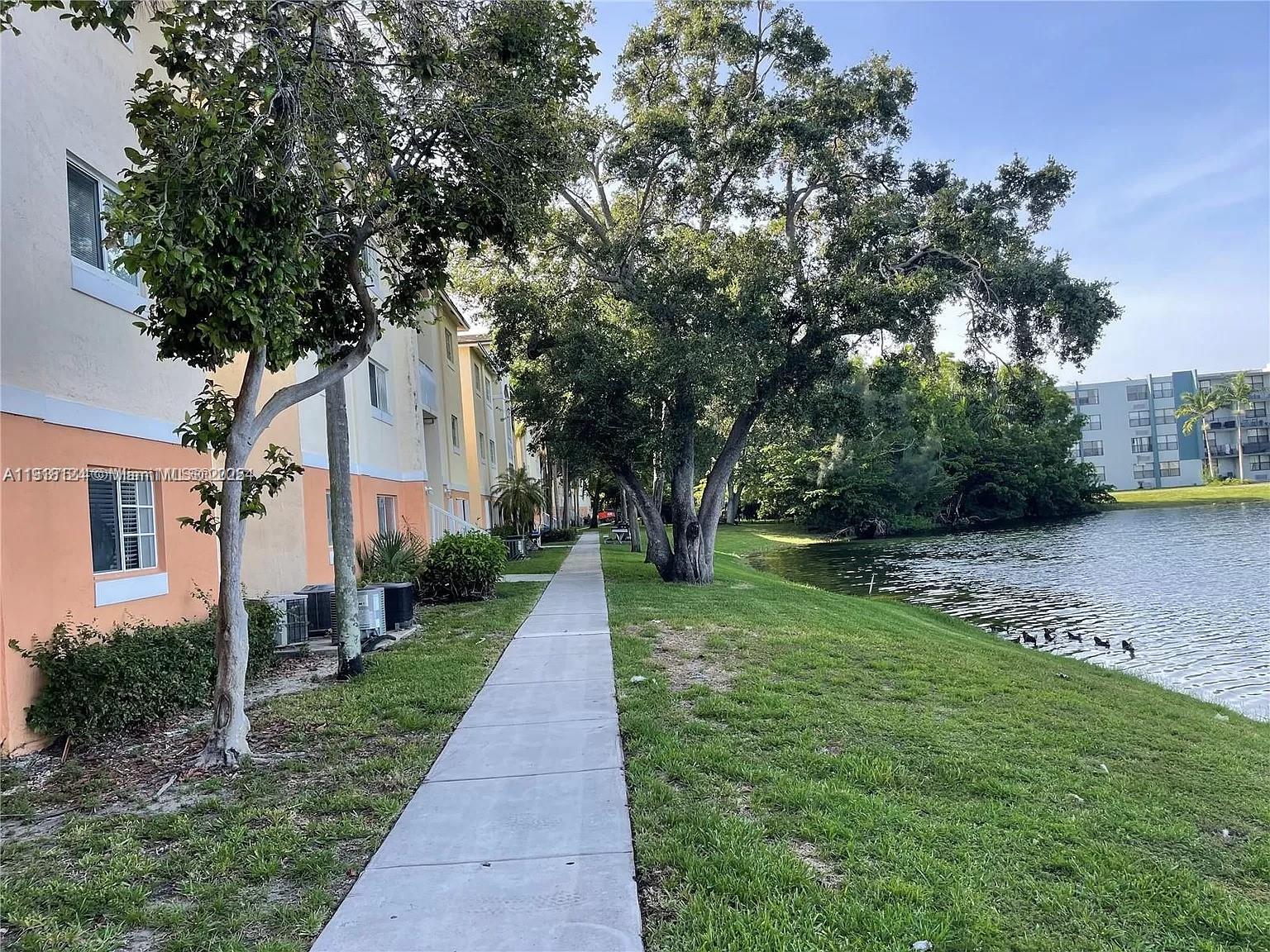 LAKEWOOD AT EMERALD HILLS - Residential