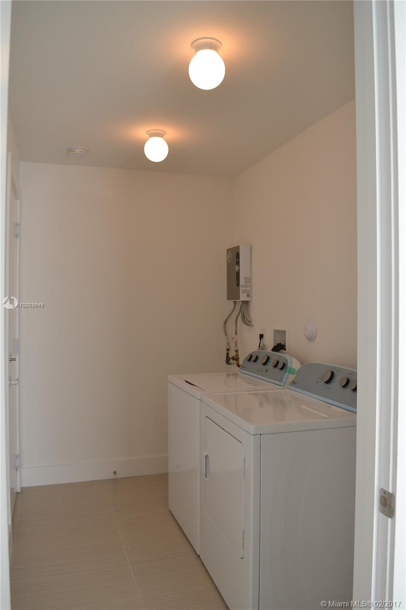 CONTEMPO TOWNHOMES - Residential Lease