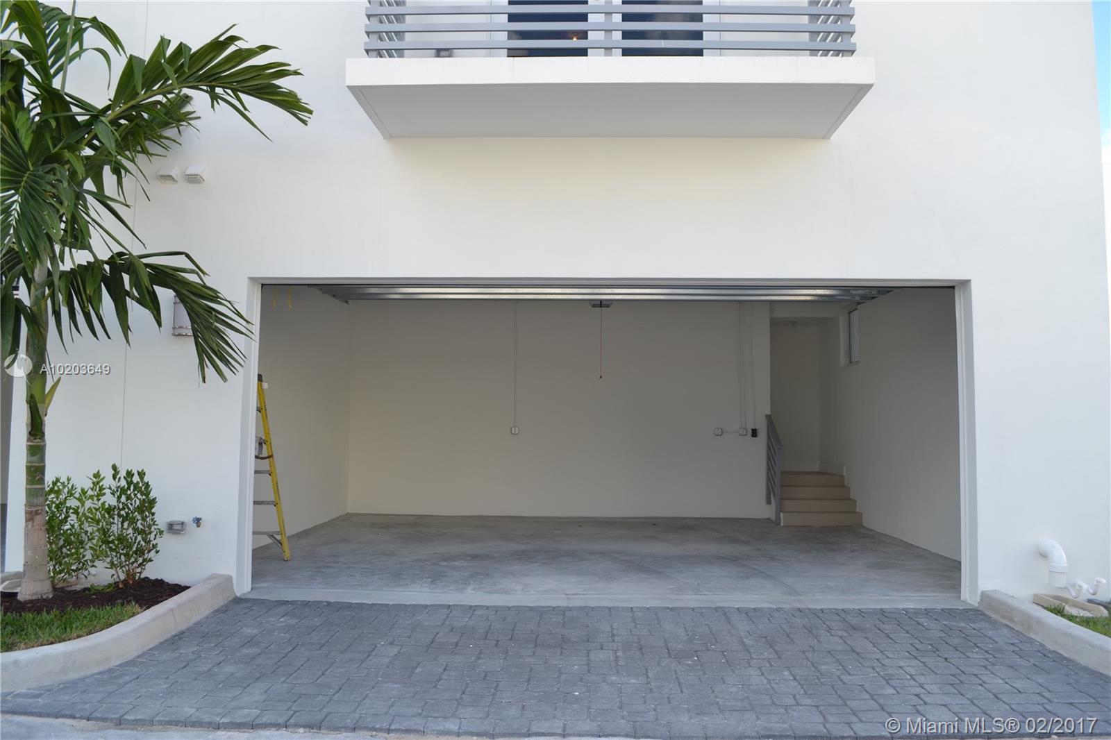 CONTEMPO TOWNHOMES - Residential Lease