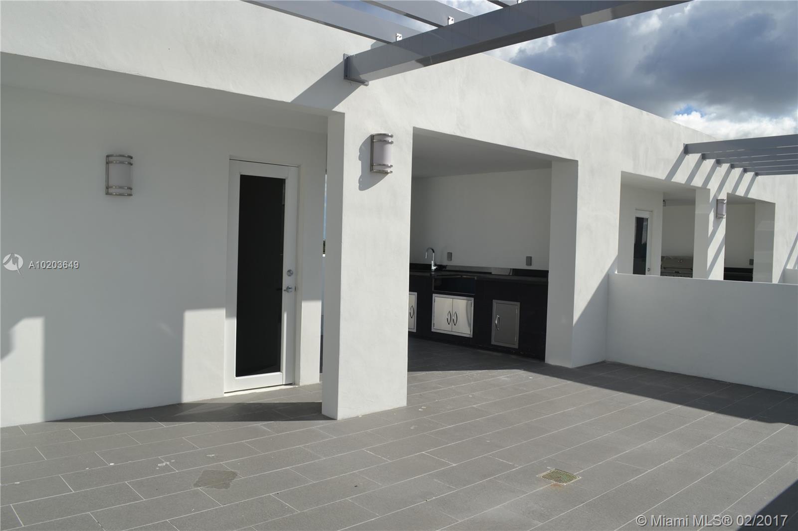 CONTEMPO TOWNHOMES - Residential Lease
