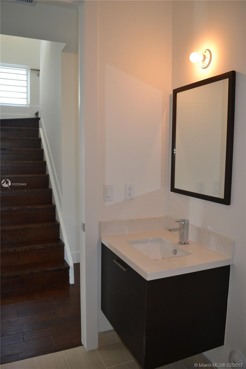 CONTEMPO TOWNHOMES - Residential Lease