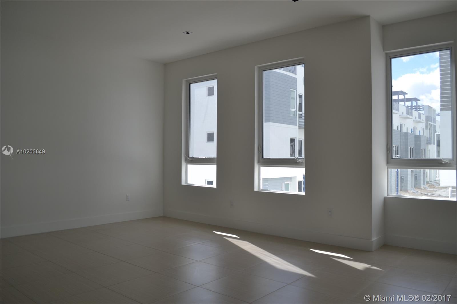 CONTEMPO TOWNHOMES - Residential Lease