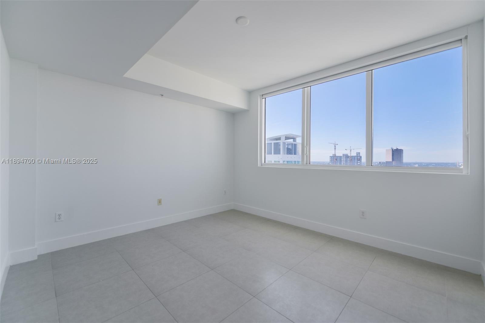 VIZCAYNE SOUTH CONDO - Residential