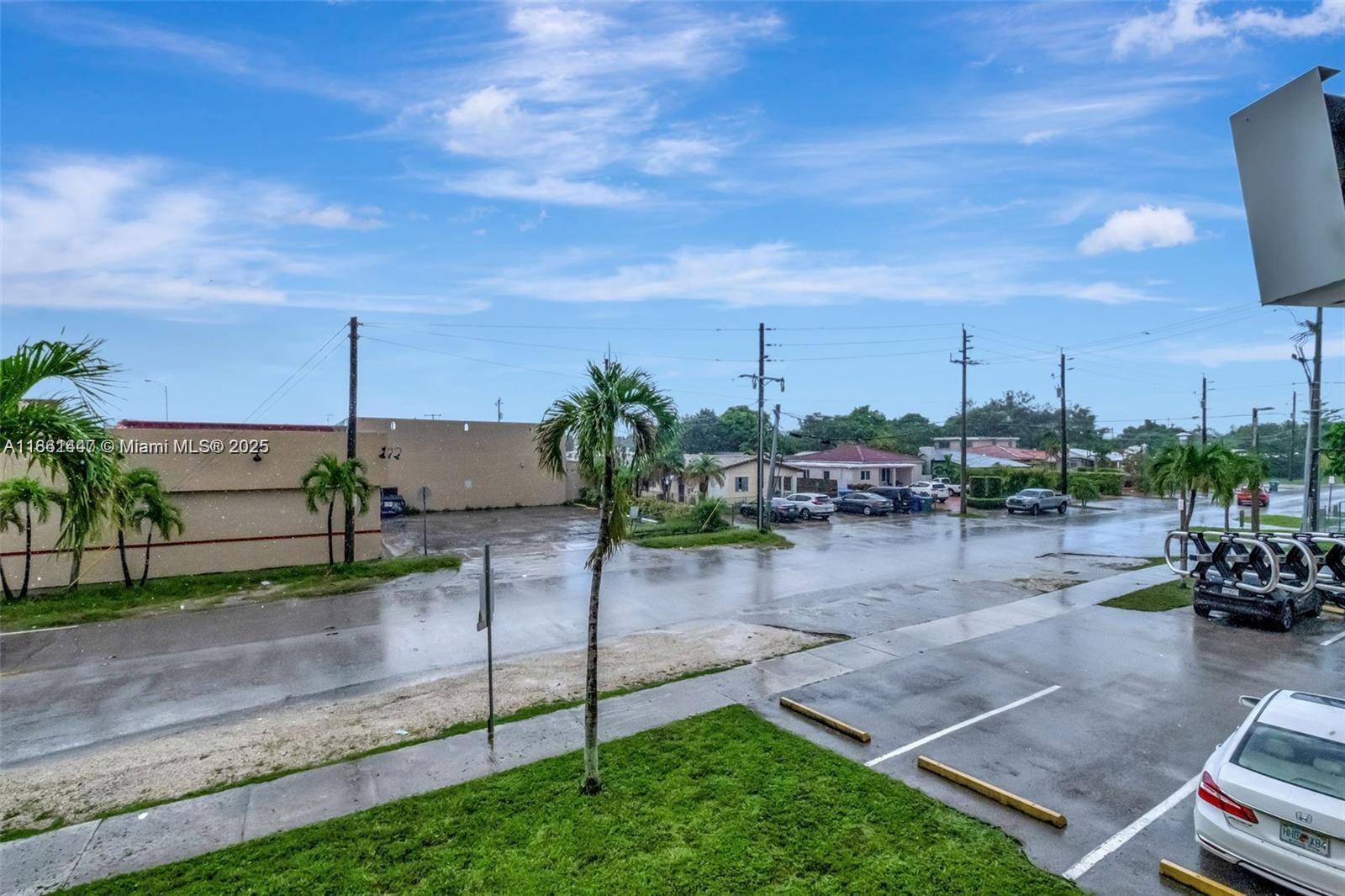 MADRID TERRACE CONDO - Residential